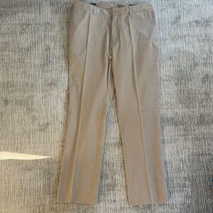 Vineyard Vines Men's Khaki Chinos (34, 32)